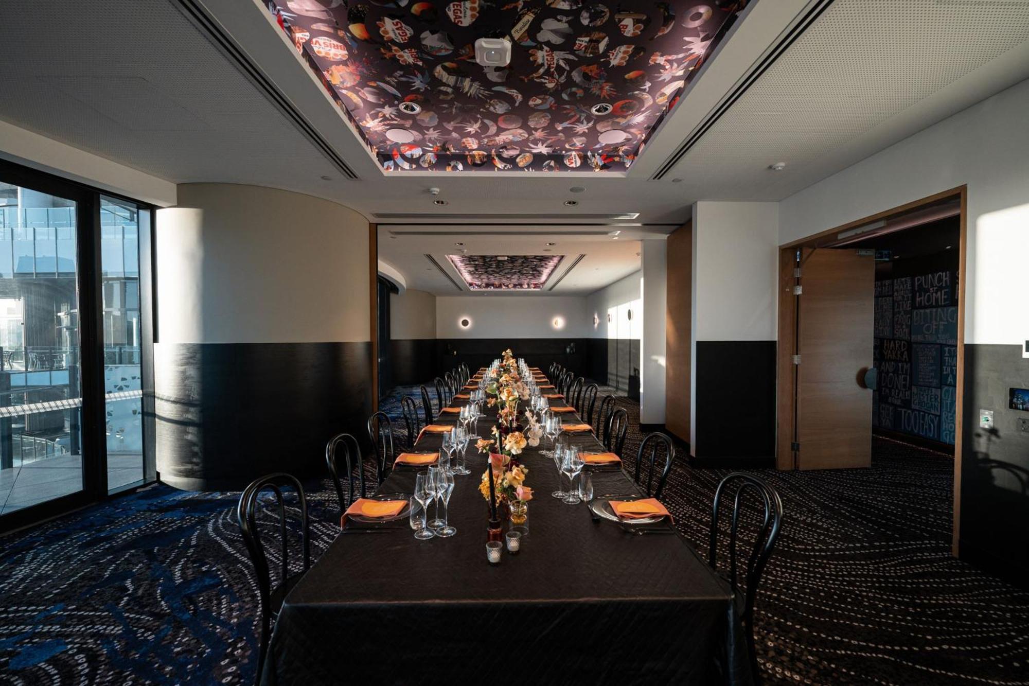 Отель W Брисбен Экстерьер фото Private dining room